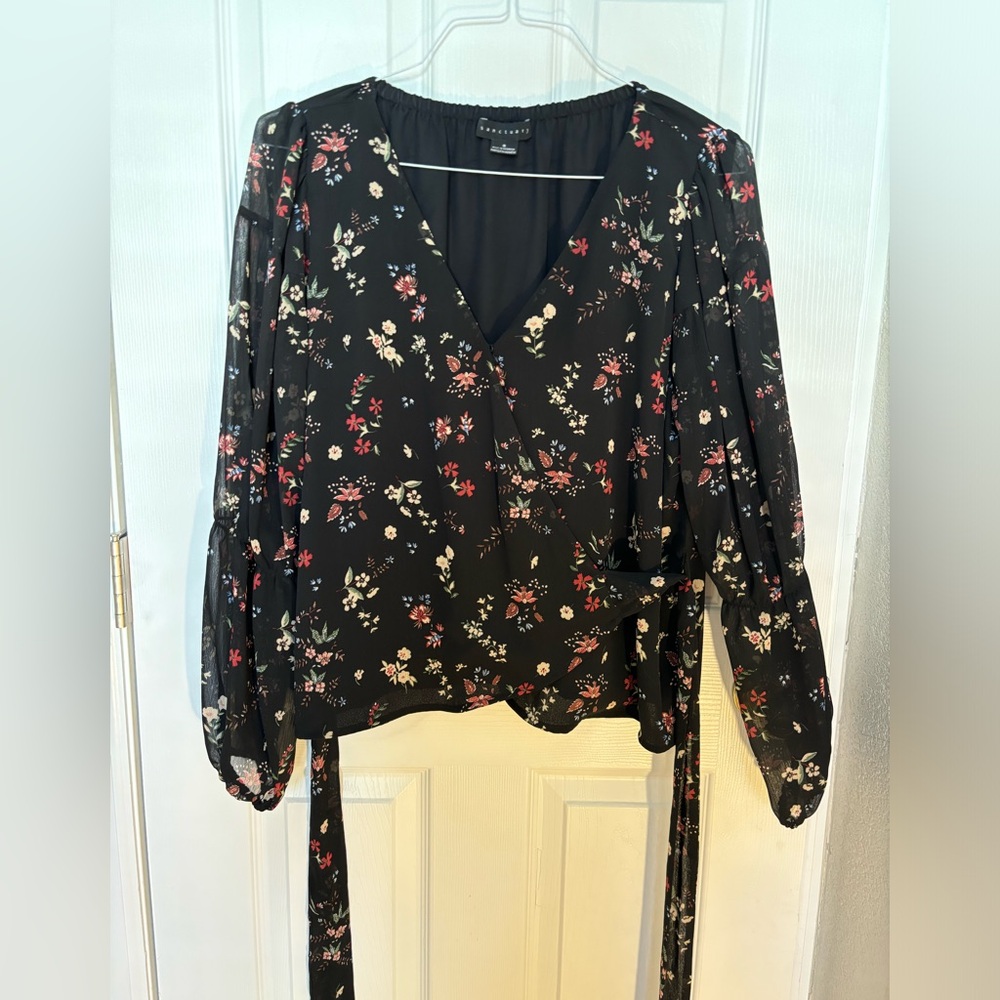 Women’s Long Sleeve Wrap Sanctuary Top Black Floral Small